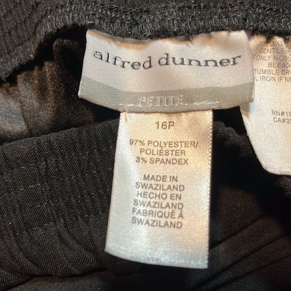 EXC Alfred Dunner Classics PANTS Women’s 16P Mid Rise Straight Pull-On SHORT - Picture 7 of 11